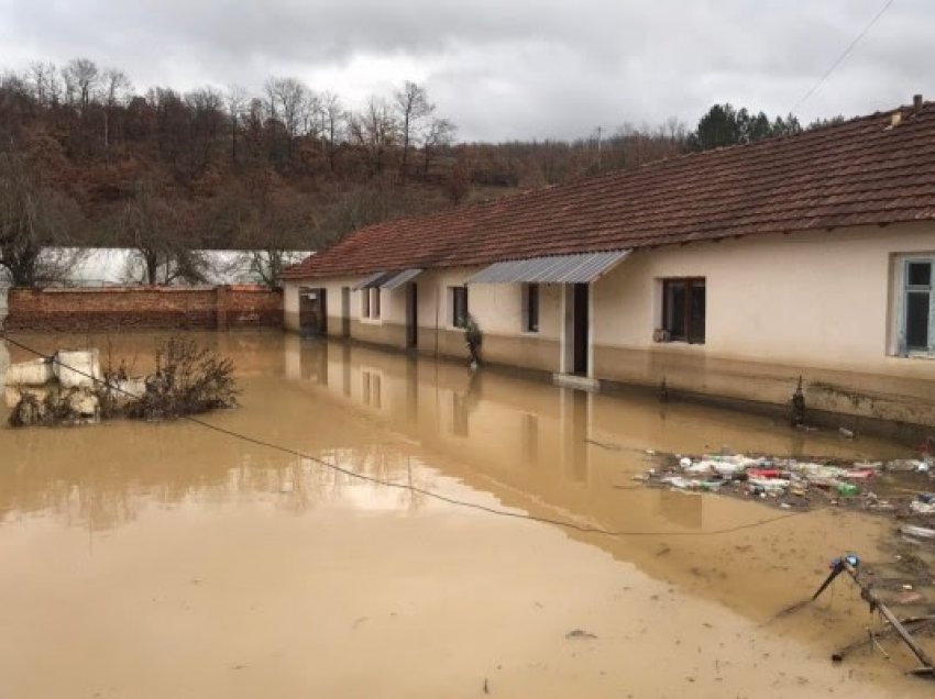 Familja Zyhrani nga Llausha mbeti pa kulm mbi kokë