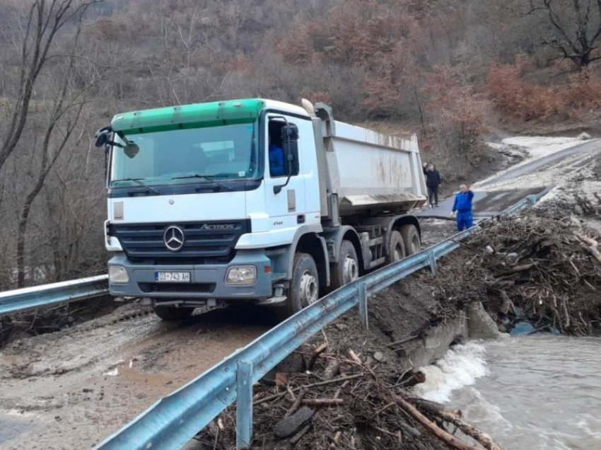 MPB për vërshimet: Gjendja më e qetë, uji po largohet me pompa