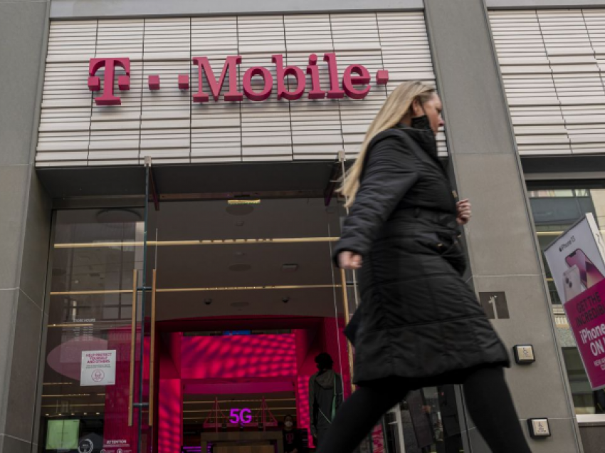 Janë hakuar 37 milionë klientë të T-Mobile