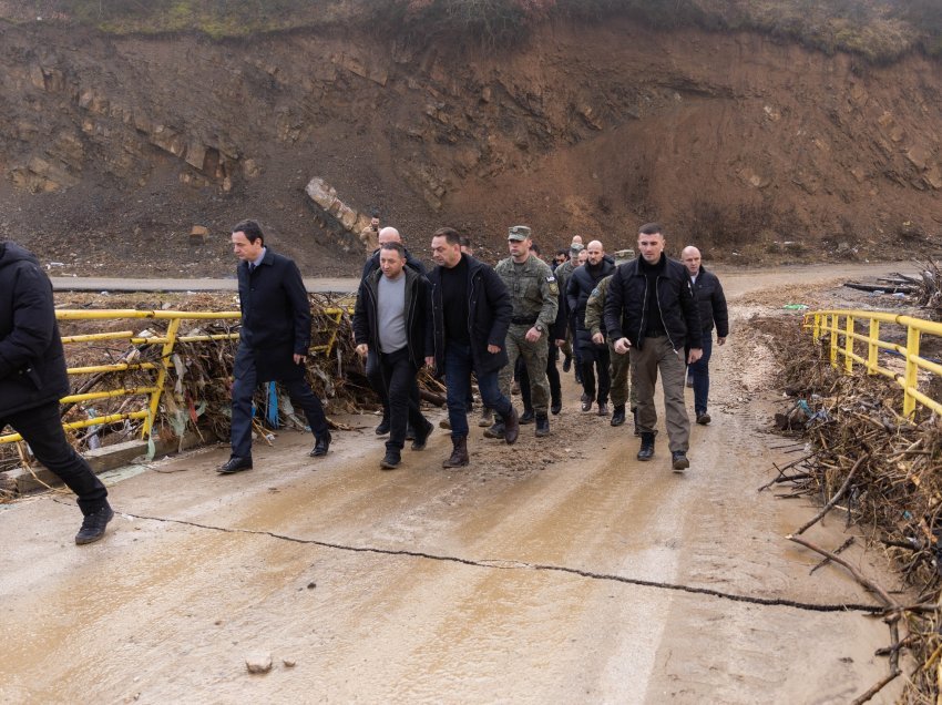 Kurti viziton Skenderajin, sheh nga afër gjendjen e rëndë pas vërshimeve 