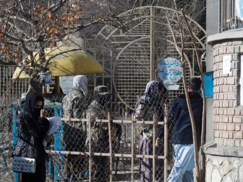 Studentet e huaja në Afganistan protestojnë për të vazhduar studimet