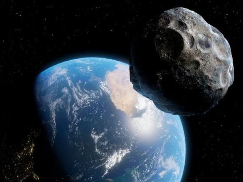 Asteroidi që po udhëton me 53 mijë km/h do të hyjë në atmosferën e Tokës këtë javë