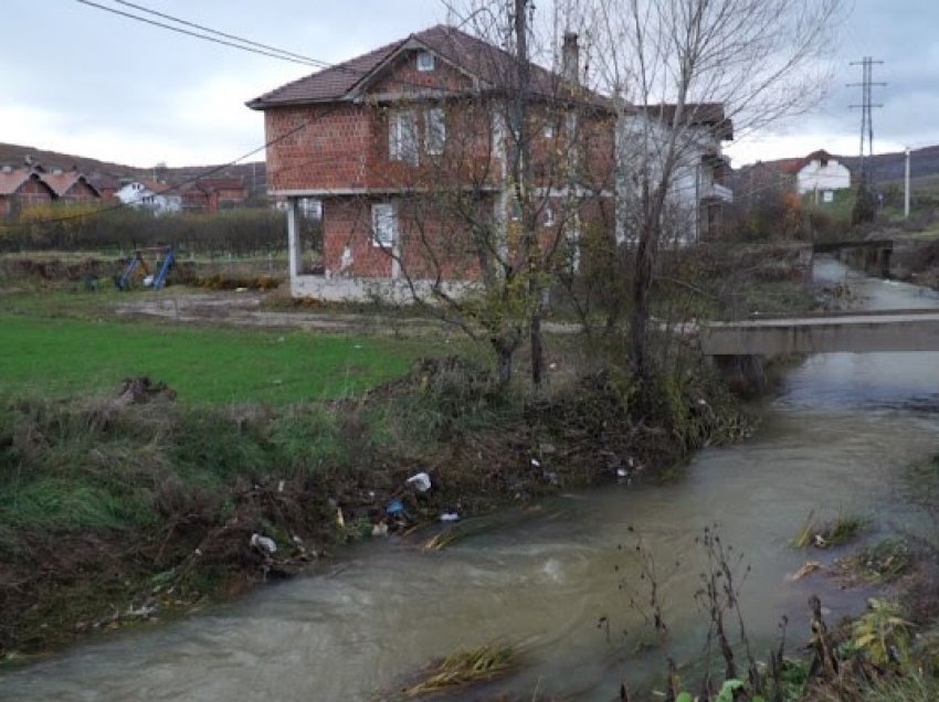 Opozita kërkon kompensimin e dëmeve të vërshimeve, LVV nuk shuan shpresat