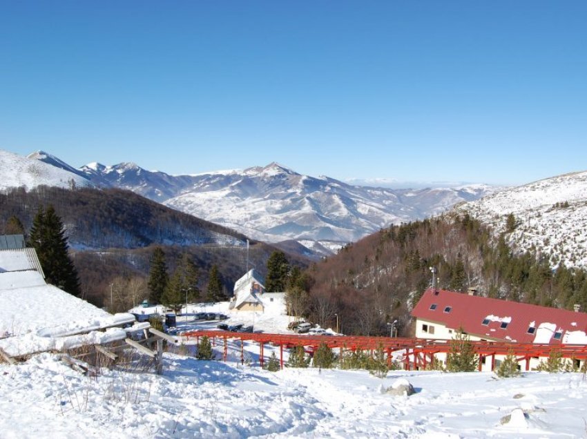 Shtetasit të Shqipërisë ia vjedhin paratë në Shtërpcë 