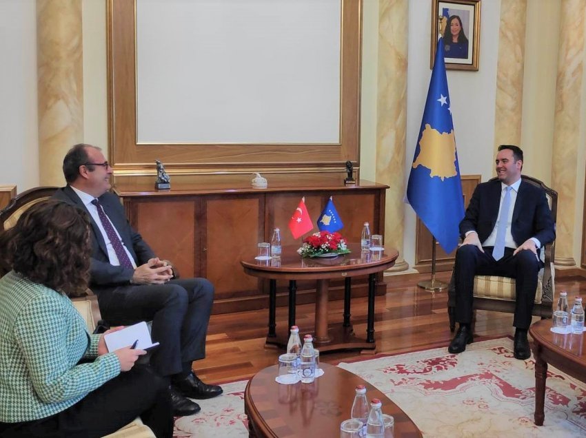 Konjufca priti në takim lamtumirës ambasadorin e Turqisë në Kosovë, Sakar