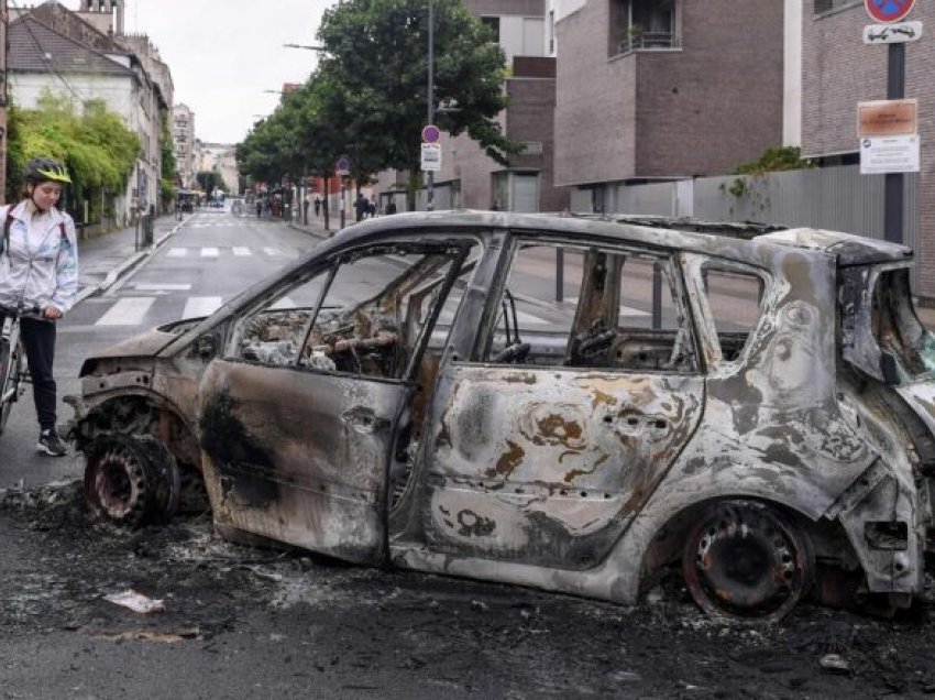 Dita e katërt e protestave në Francë; 20-vjeçari bie nga supermarketi dhe vdes gjat përleshjeve