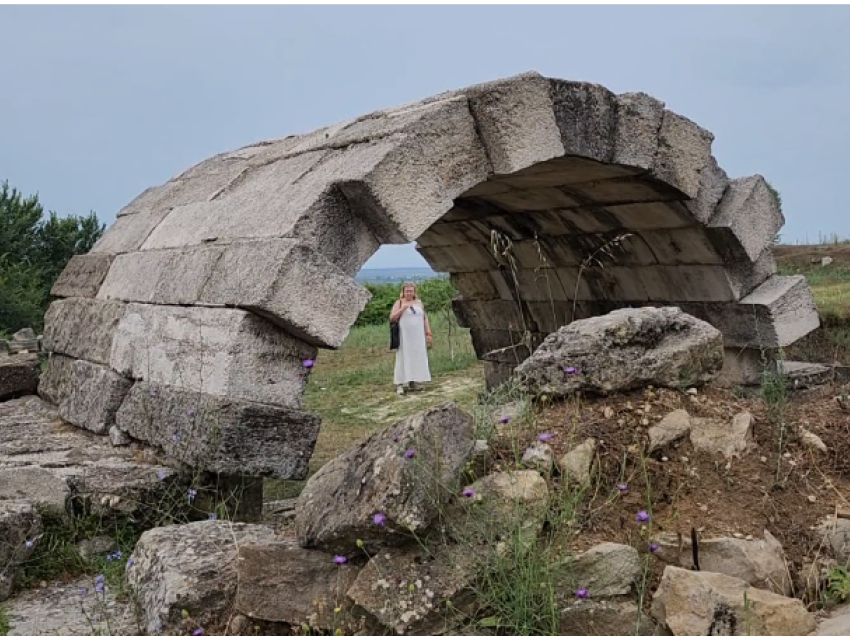 Apollonia, qyteti i turistëve! Parku arkeologjik çdo ditë tërheq shumë vizitorë