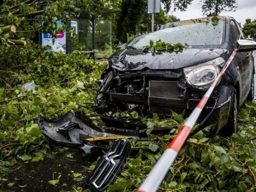 Stuhia më e keqe e verës godet Holandën: Mos dilni jashtë