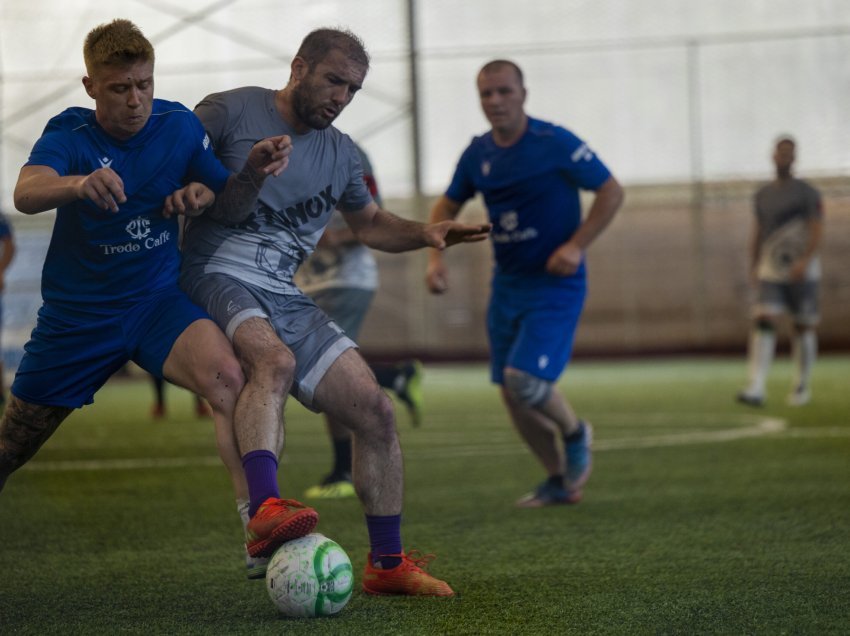 Finalja e edicionit të tretë, skuadrat në kërkim të titullit të parë kampion