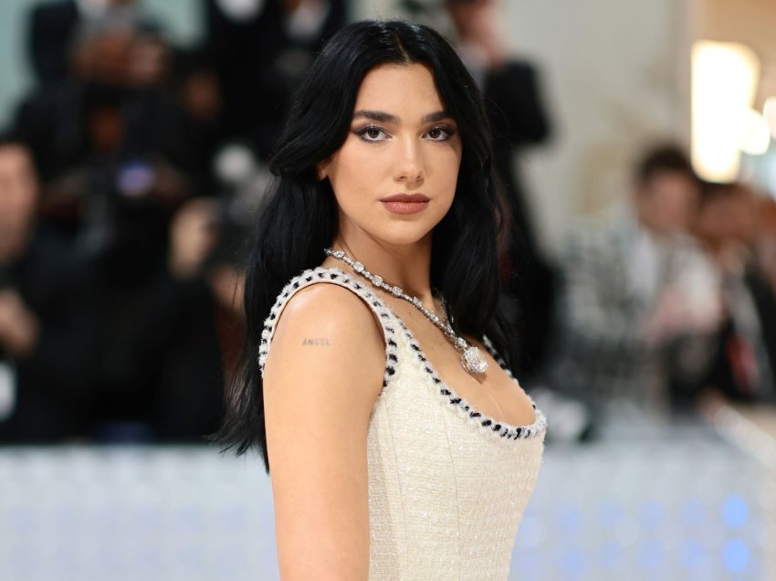 Dua Lipa nënshkruan marrëveshje shumë milionëshe dhe së shpejti do të zbulohet si fytyra e re e Porsche