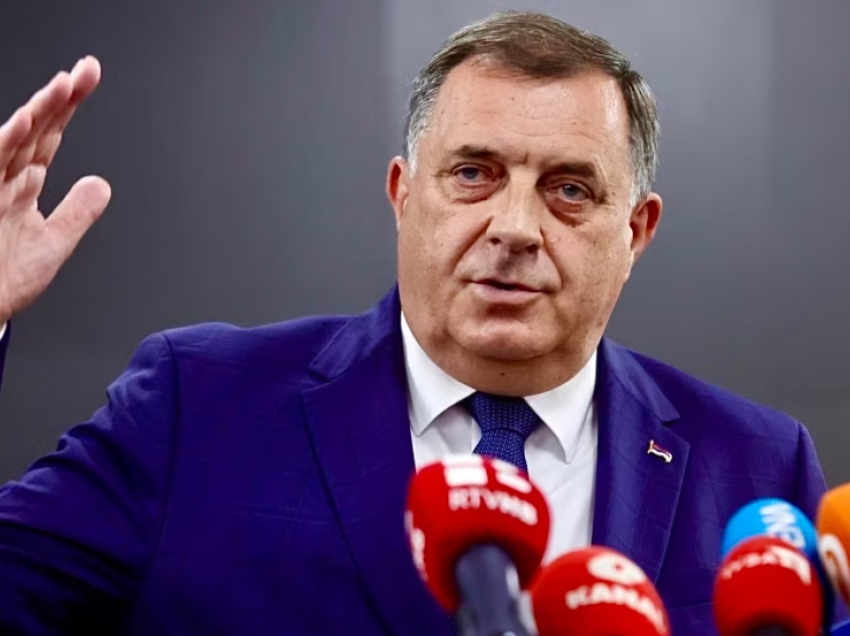 Dodik nënshkruan ligjin për mospublikimin e vendimeve të Schmidtit