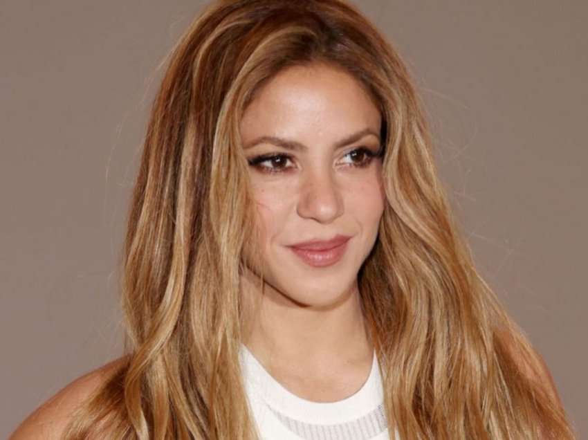 Shakira përcjell sërish garën e Formula 1, nxit edhe më shumë thashetheme për lidhjen me Hamilton