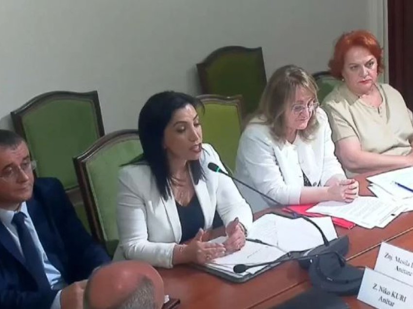 5 vite me detyrim në Shqipëri, Ministrja Kushi prezanton projektligjin për studentët e mjekësisë