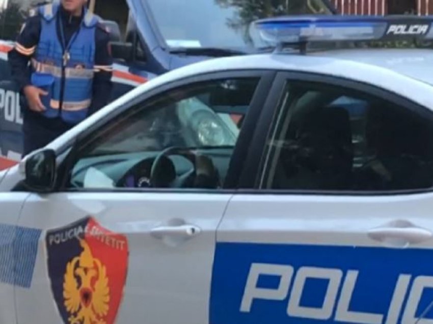 Dibër/ Humbi kontrollin e “Jeep-it” dhe përplasi një automjet me 4 pasagjerë, arrestohet 26-vjeçari 