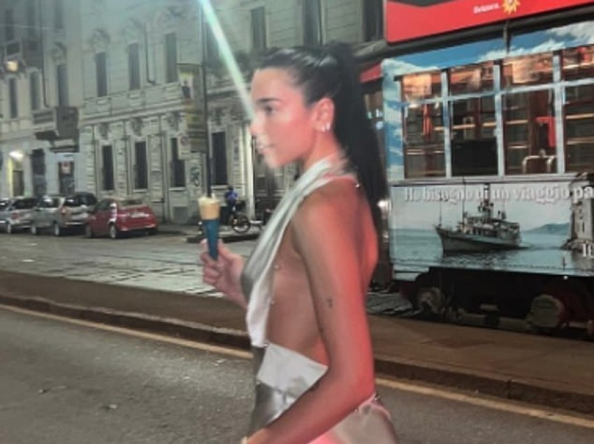 Dua Lipa duket me stil rrugëve të Italisë, e veshur me një fustan argjendi