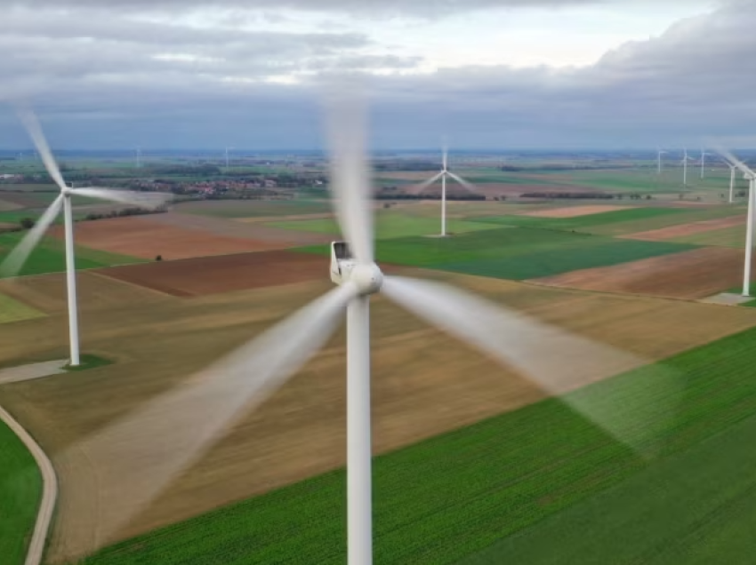 Shqipëria i hap rrugën prodhimit të energjisë nga era, mbyllet ankandi i parë