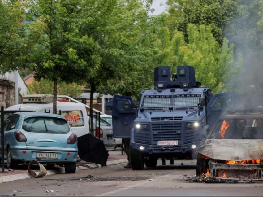 Tërheqja e radhës larg ndërtesave komunale në veri të Kosovës, Policia nuk tregon nëse ka marrë vendim