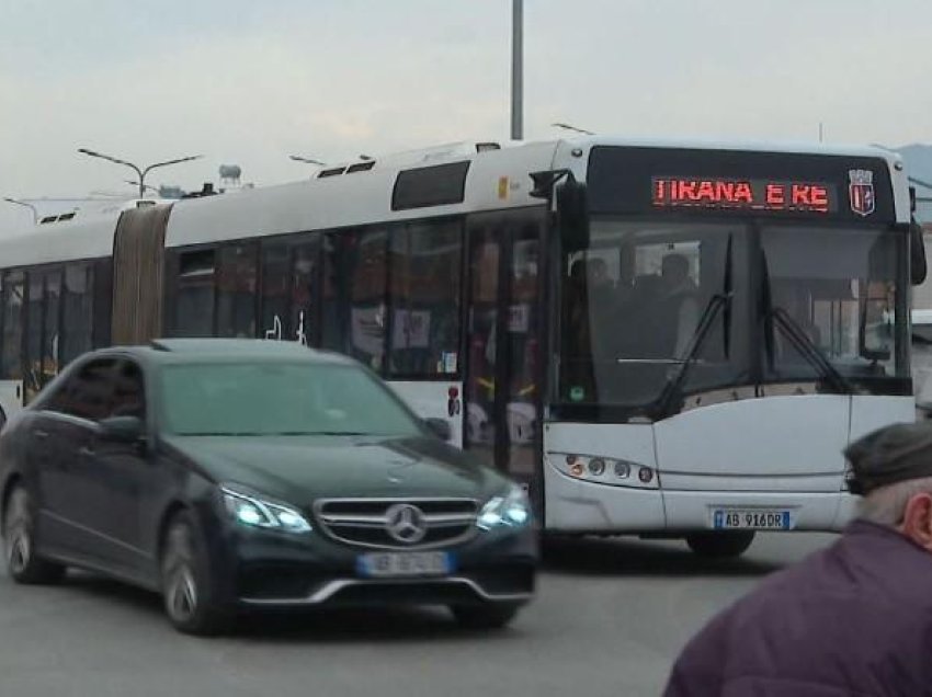 Unioni i Transportit Publik: Nga dita e hënë reduktohen linjat transportit publik