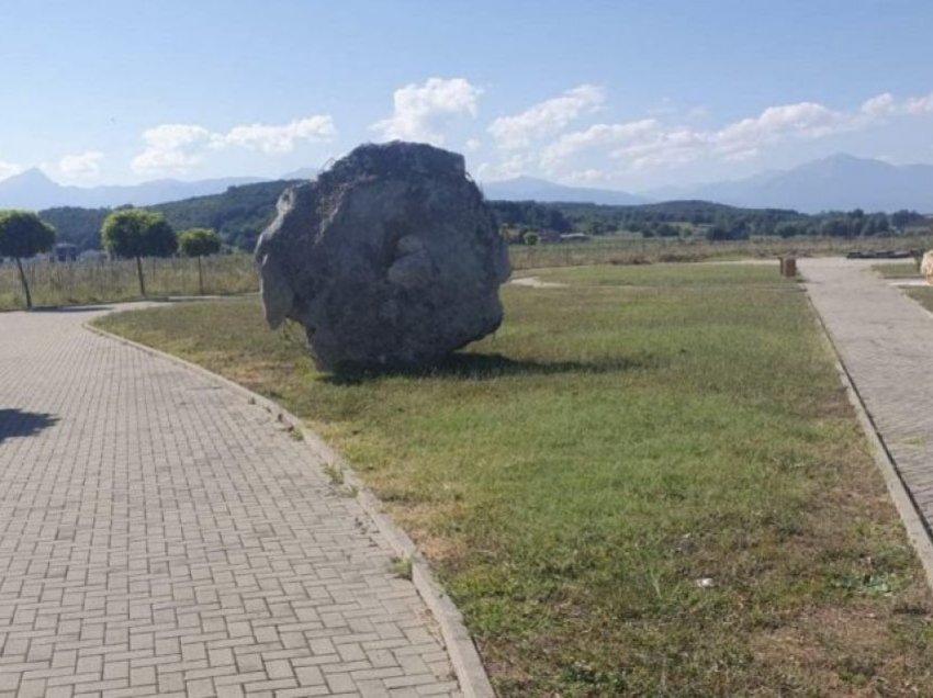 Heqja e gurit të Nënës Pashke, Policia e njofton Agjencinë për Menaxhimin e Monumenteve Memoriale