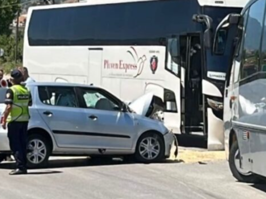 Aksident në aksin Përrenjas – Qafë Thanë, përplasen dy autobusë dhe një makinë