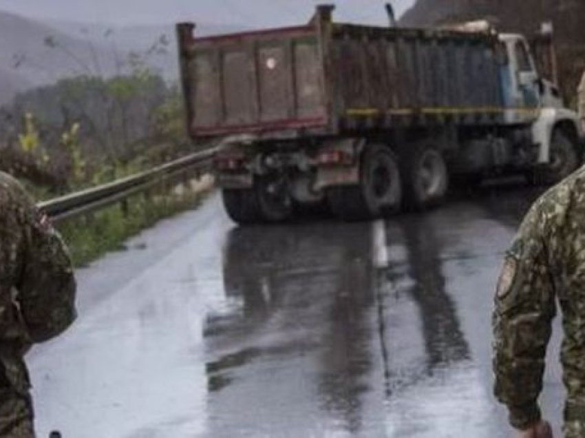 Tensionet në veri, gazetari i njohur rrëfen incidentin me serbin: Më kapi dhe më goditi