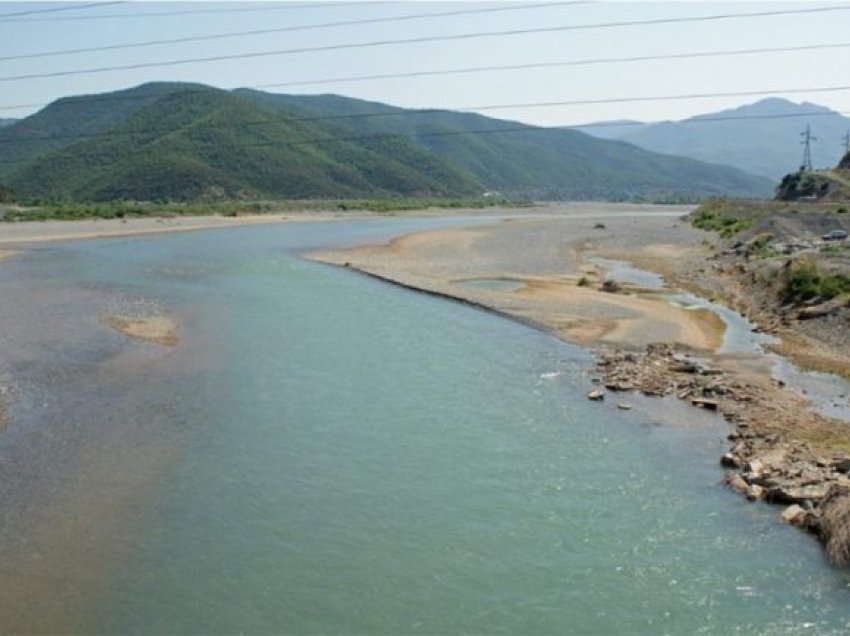 Kishte dalë për peshk me shokët, por u mbyt në ujërat e lumit Mat, gjendet trupi i 22-vjeçarit