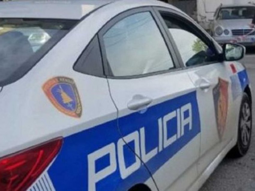 Çfarë po ndodh? Policia kontroll ‘blic’ në zyrat e Partisë Socialiste në Kavajë