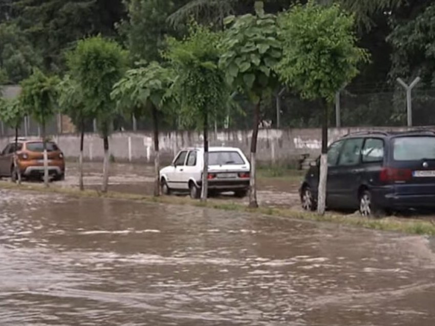 Reshjet e shiut, problemet me kanalizimin në Tetovë nuk kanë fund