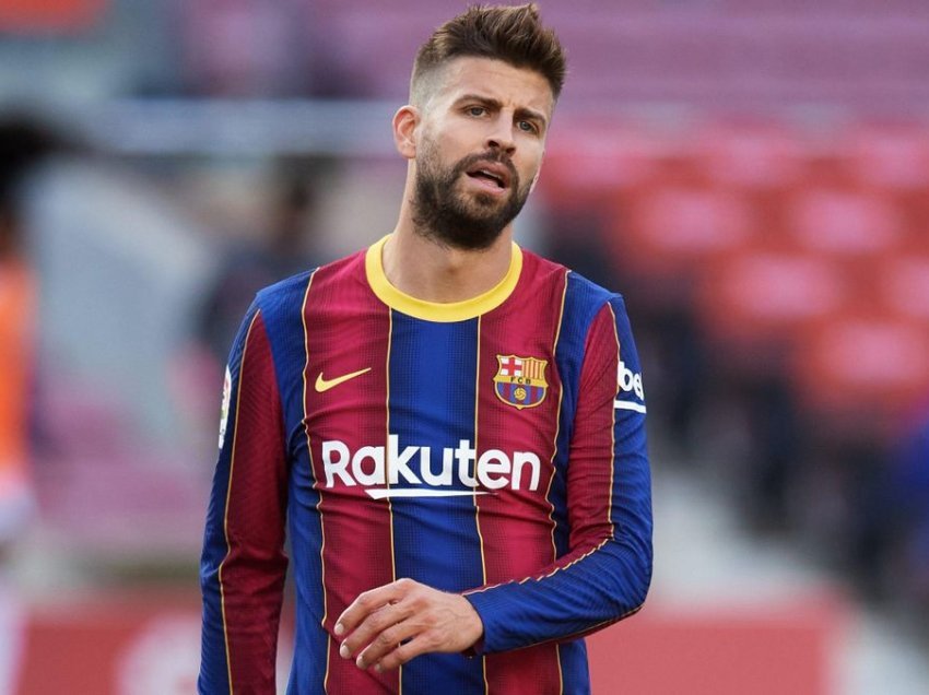 Pique kritikon drejtimin e Barcelonës