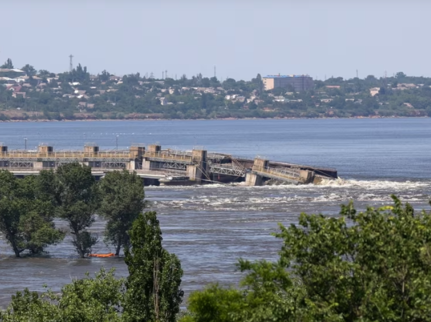 Diga në Ukrainë: Kur sulmet ndaj infrastrukturës civile përbëjnë krime lufte?