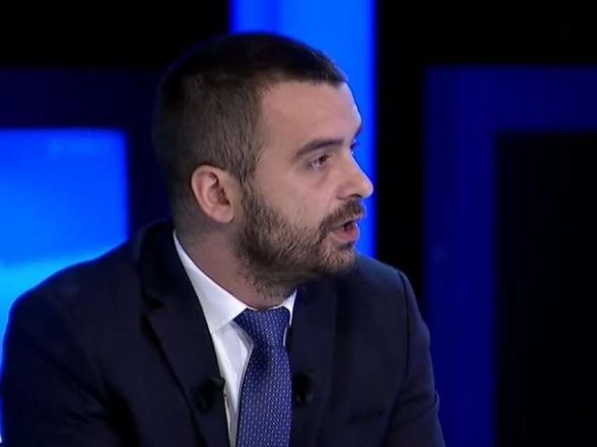 Deputeti i VV: Mediat po i besojnë Simiqit,  prioritet e kanë sulmin mbi Mimozën 