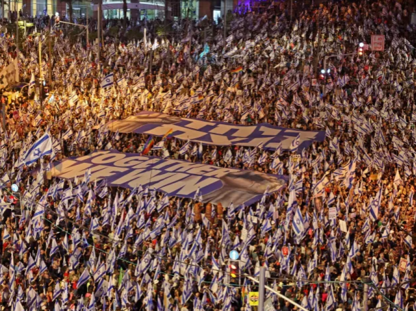 Izraelitët protestojnë kundër ndryshimeve gjyqësore 