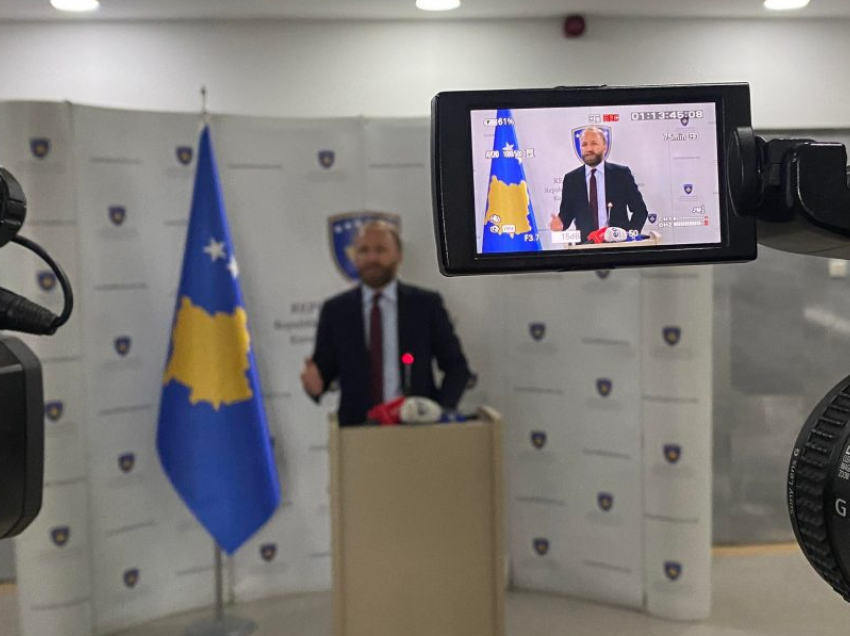 Krasniqi e fton në interpelancë Kurtin, insiston në shkarkimin e ambasadorit Martin Berishaj