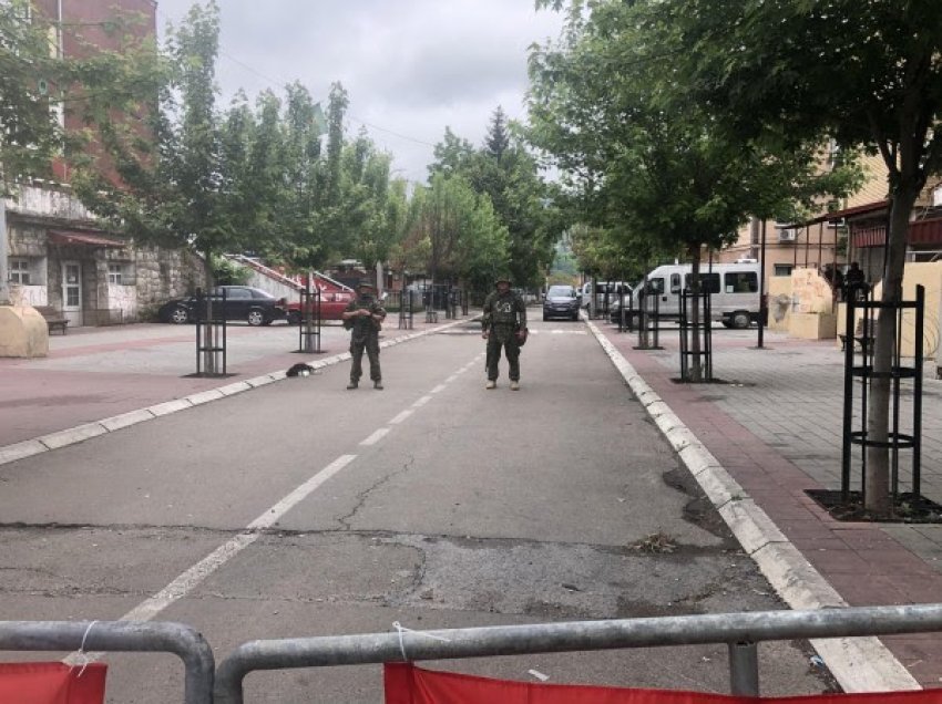 Numër i vogël i serbëve vazhdojnë protestat në veri