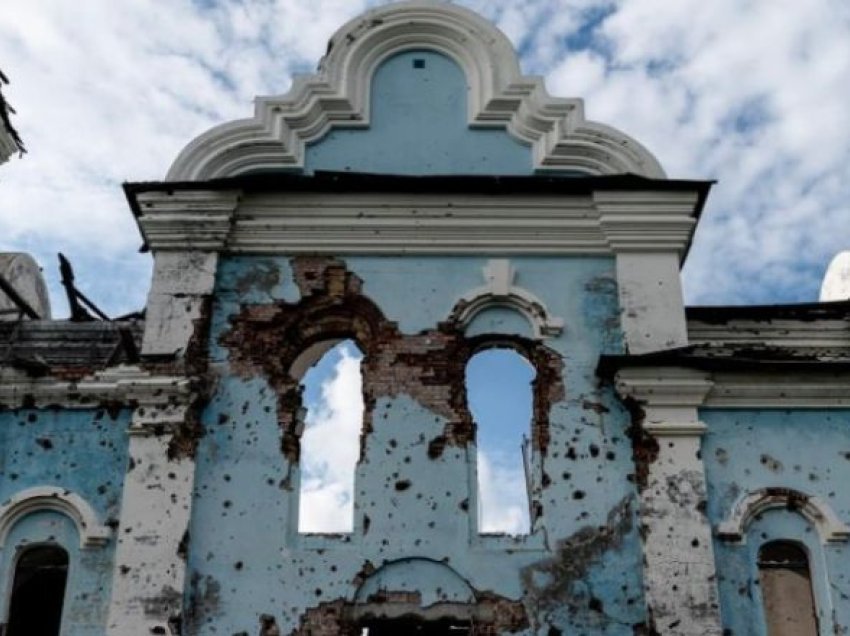 Bombardimet ruse në Kherson, vritet prifti në oborrin e kishës