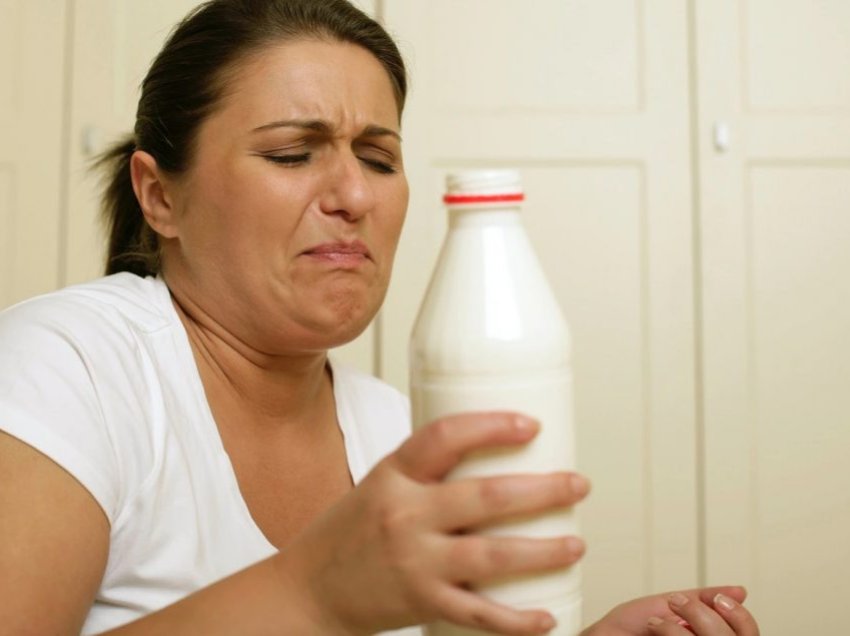 Si mund ta kuptoni që jeni intolerant ndaj laktozës pa një test?