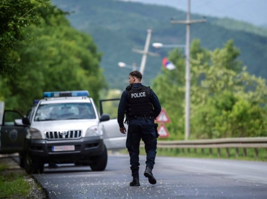 Serbi i arrestuar dje në veri të Kosovës, mes tjerash akuzohet edhe për terrorizëm