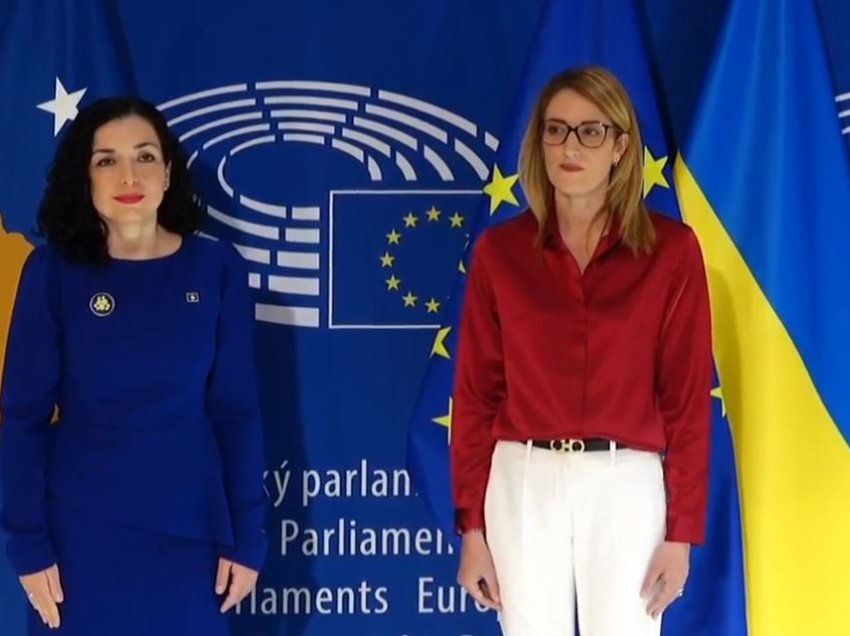 ​Metsola: Mirëpresim përpjekjet e Kosovës për të qetësuar tensionet në veri