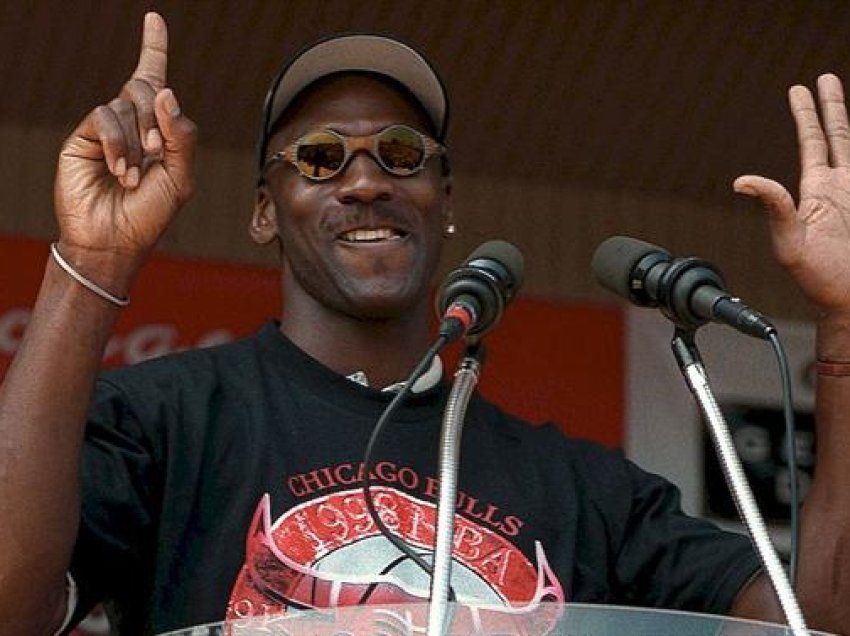 Michael Jordan po heq dorë nga skuadra e NBA-së