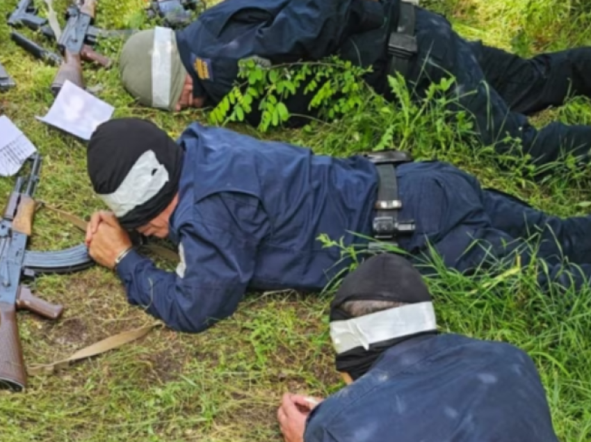 Avokati serb: Vuçiq e mori vendimin për masën e paraburgimit ndaj tre policëve