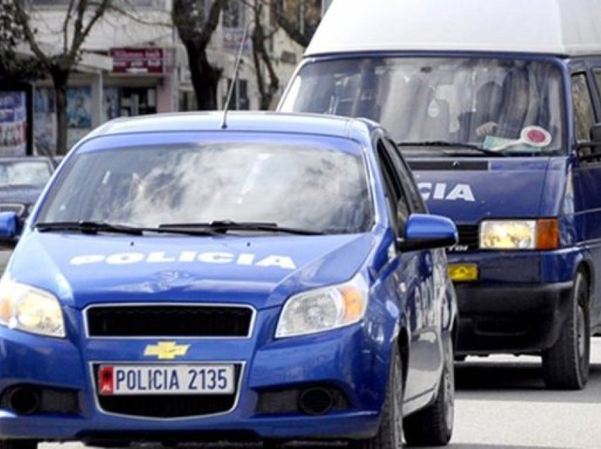 Dhunuan rojen e një lokali në rrugën “Pjetër Bogdani”, procedohen tre të rinj