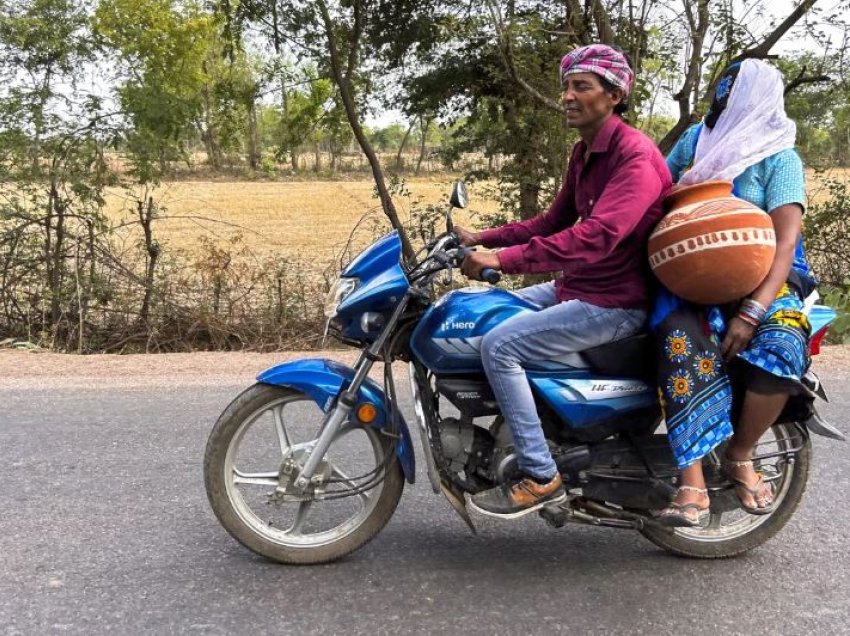 India lufton me një valë të madhe të të nxehtit, rreth 100 të vdekur