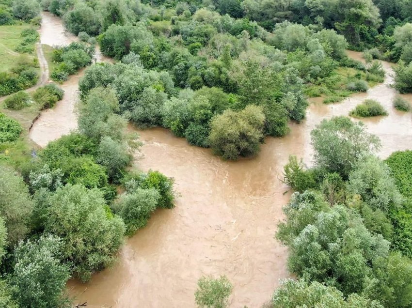 Pamje të rënda: Foto e re nga nxjerrja e veturës nga Lepenci - brenda saj shihen dy viktimat