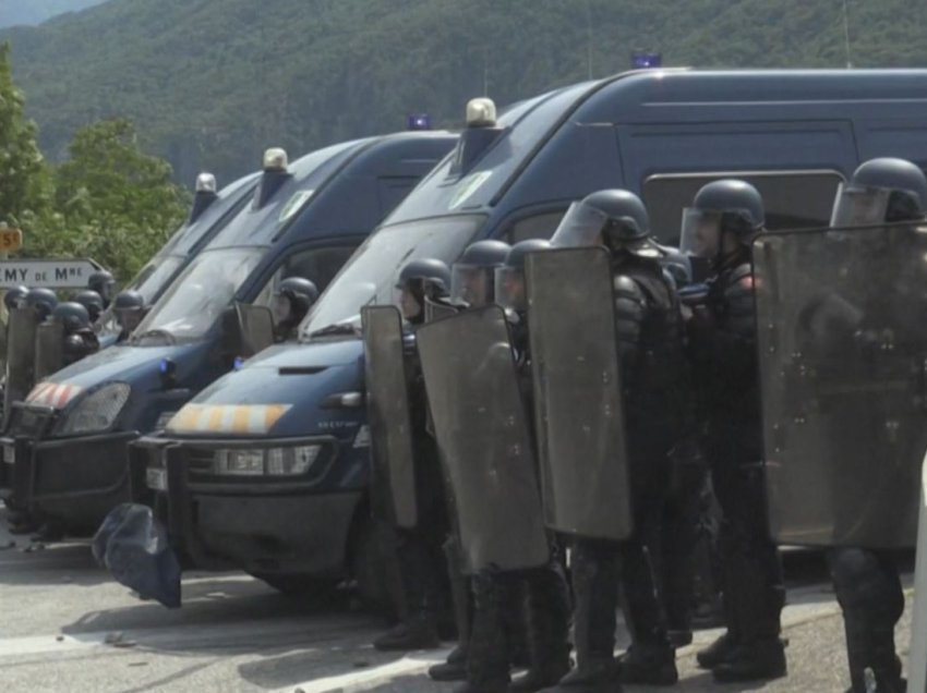 Francezët në protestë, kundërshtojnë ndërtimin e linjës hekurudhore Lion-Torino