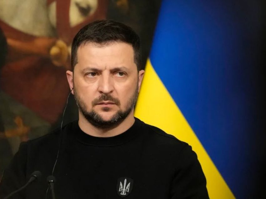 Zelensky e quan Putinin “të dobët” dhe thotë se pushteti i presidentit rus “po shembet”