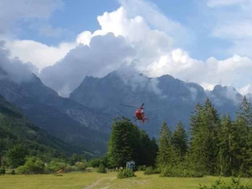 Dy turistë mbesin të bllokuar në malin e Jezercës