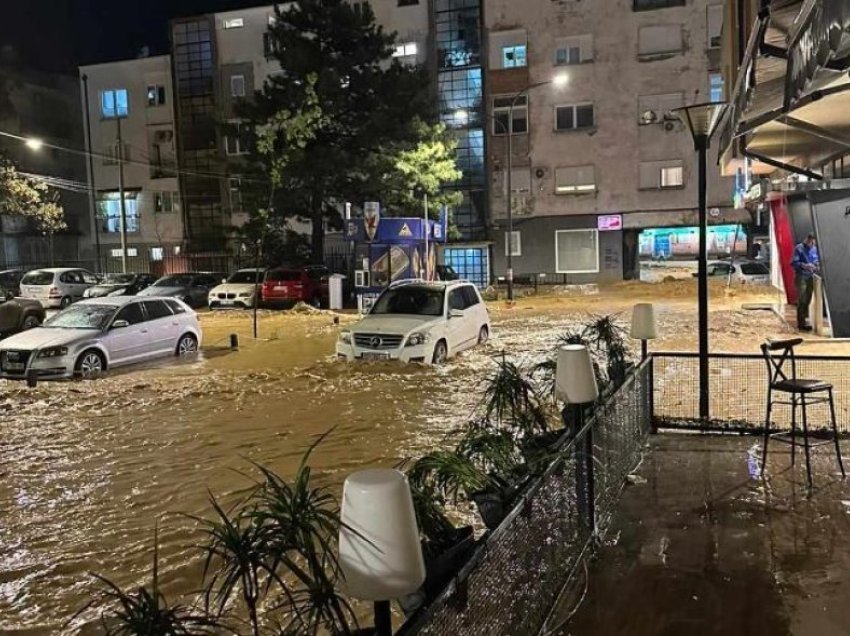 “Shtëpia u përmbyt për 30 sekonda”, burri nga Peja rrëfen si humbi gruan dhe djalin