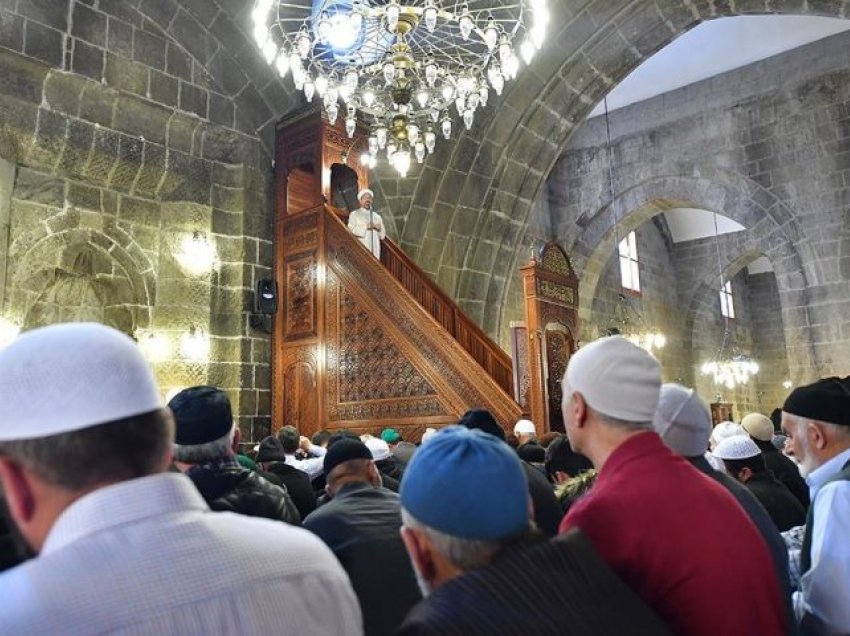 BIK: Namazi i Kurban-Bajramit falet të mërkurën në orën 05:38