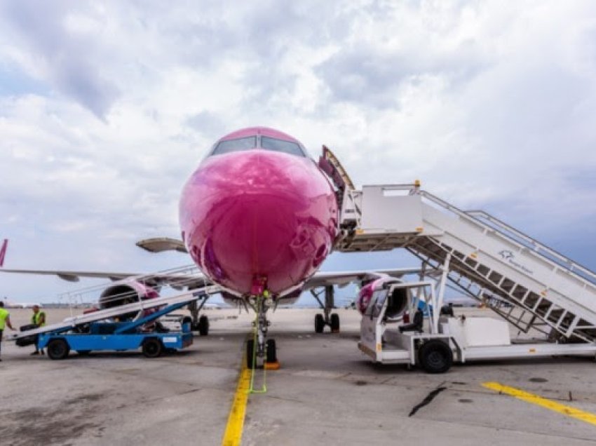 ​Aeroporti i Burgasit gjatë 4 muajve shërbeu mbi 10 mijë pasagjerë nga Mbretëria e Bashkuar