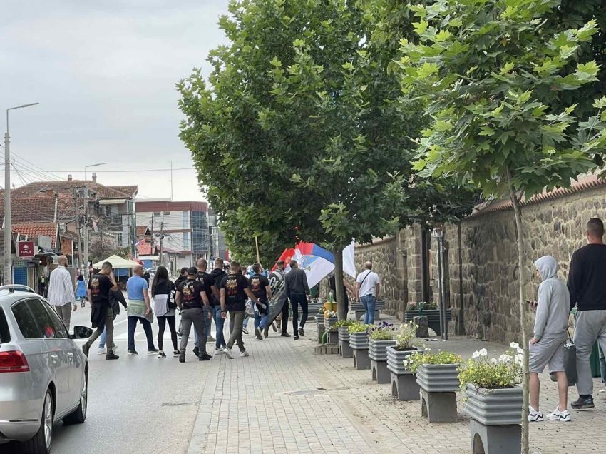 Morën pjesë edhe djali i Vuçiqit dhe zëvendësja e Petkoviqit- përfundon festa “Vidovdanit”, me  këngë nacionaliste për Kosovën